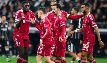 Rywal ruszył po gwiazdę Liverpoolu. Doszło do kontaktu!