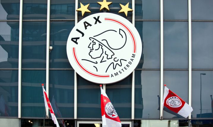 Polak podpisał kontrakt z Ajaxem. Debiut coraz bliżej!