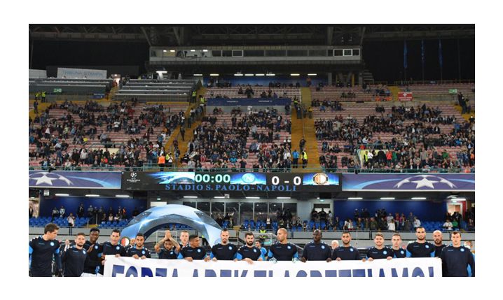 Transparent piłkarzy Napoli dla Arka Milika!