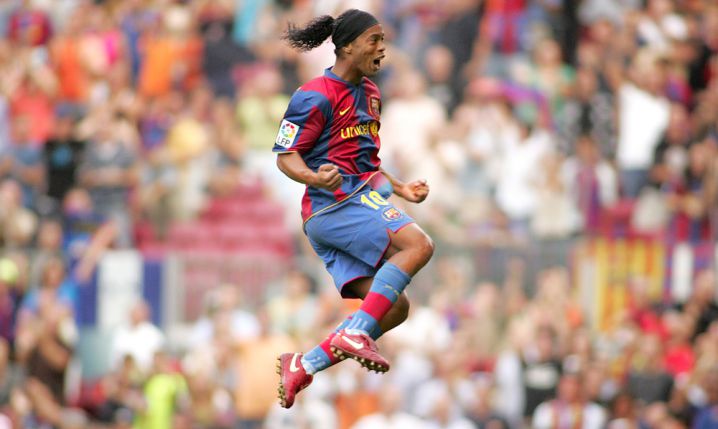 GOAL: Ronaldinho ponownie piłkarzem Barcelony!?