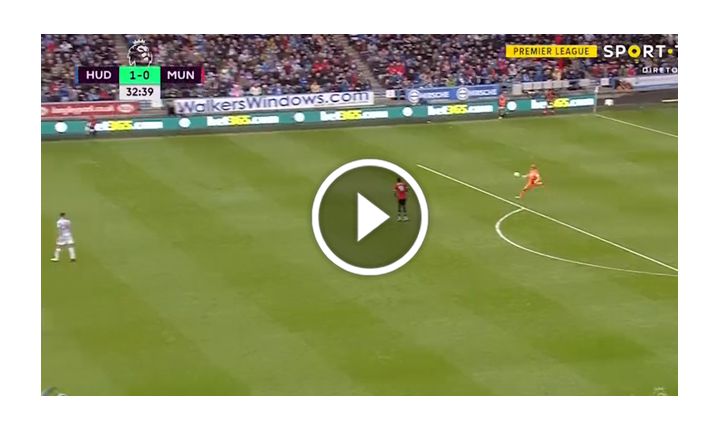 Huddersfield strzela na 2:0 po asyście bramkarza! [VIDEO]