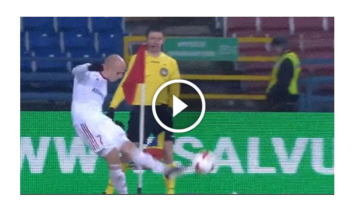 Rafał Kurzawa strzela gola... bezpośrednio z rzutu rożnego! [VIDEO]