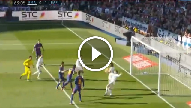 Carvajal blokuje piłkę ręką i dostaje czerwoną! 0-2! [VIDEO]