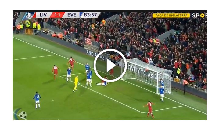 Van Dijk ładuje pierwszego gola dla Liverpoolu! [VIDEO]