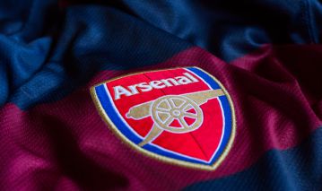 Adrian Kozioł szkaluje długowłosego fana Arsenalu – drama z samym sobą?