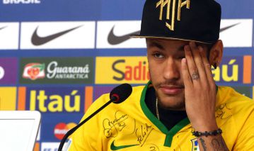 El País: Szatnia PSG odżyła po kontuzji Neymara