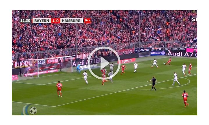 Lewandowski strzela pierwszego gola! [VIDEO]