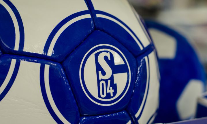 Schalke wzmacnia obronę przed Ligą Mistrzów