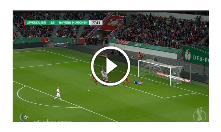 Lewandowski ładuje dwa gole, a Bayern wygrywa 6-2! [SKRÓT MECZU]