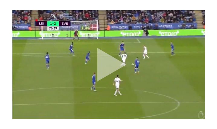 FENOMENALNY gol Sigurdssona z Leicester! [VIDEO]
