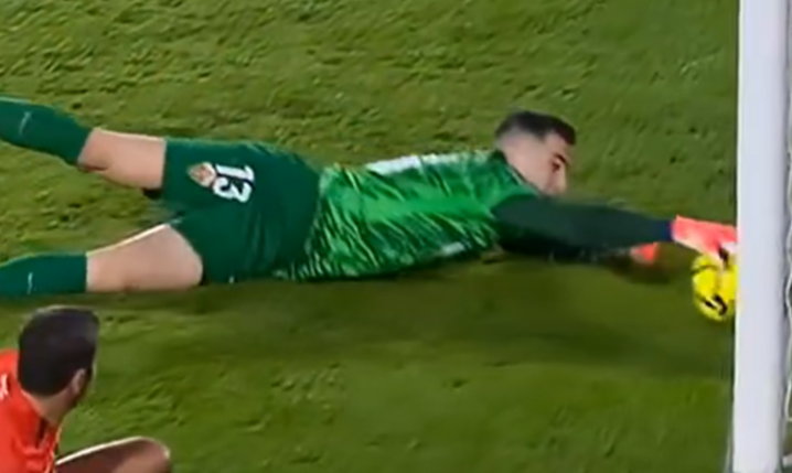 FENOMENALNA INTERWENCJA Inakiego Penii na samej LINII BRAMKOWEJ [VIDEO]