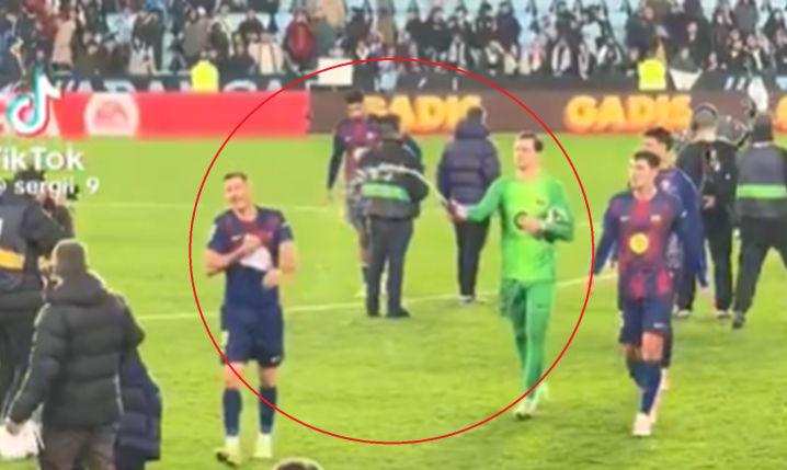 Wojciech Szczęsny vs. Roberta Lewandowski po meczu z Celtą xD [VIDEO]