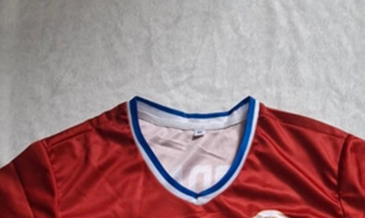 HIT! Oto koszulka ''Manchesteru United'' z POLSKIM AKCENTEM na Vinted xD