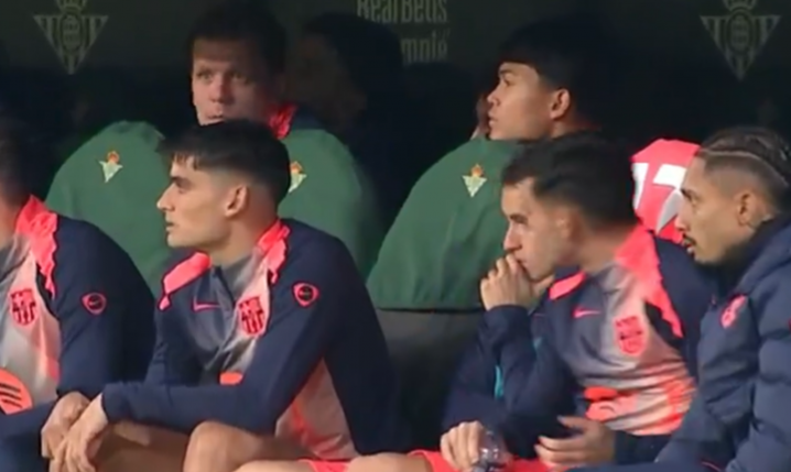 Szczęsny RZUCA w Pedriego piłeczką, a ten... xD [VIDEO]