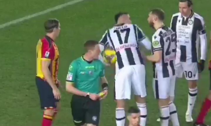 HlT! Piłkarz Udinese siłą zabrał piłkę kapitanowi i wykonał karnego! Trener go zmienił! [VIDEO]