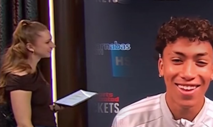 Tak siostra Matty'ego Casha próbuje namówić Juliana Halla na grę dla Polski... :D