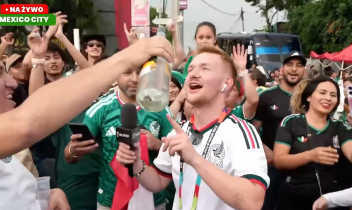 Tak Dominik Piechota bawił się z kibicami Meksyku po meczu xD [VIDEO]