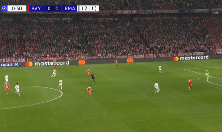 FATALNY błąd Neuera w 30 sekundzie meczu i Real prowadzi! 0-1 [VIDEO]