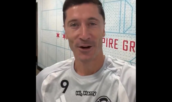 Lewandowski nagrał filmik, w którym gratuluje Harry'emu Kane'owi zdobycia Złotego Buta [VIDEO]