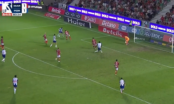 CUDOWNY GOL Oskara Pietuszewskiego na 2-1 dla Porto! [VIDEO]