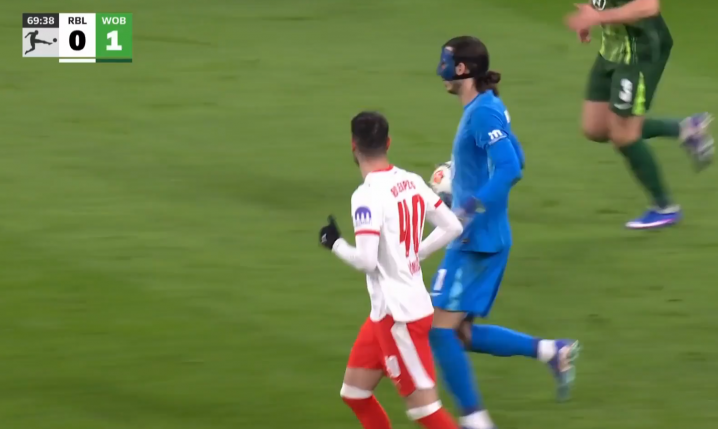 FATALNY błąd Kamila Grabary w meczu z RB Lipsk... [VIDEO]