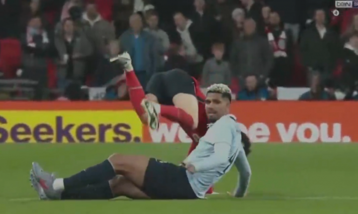 BRUTALNE wejście Araujo w nogi Fodena w sparingu... [VIDEO]