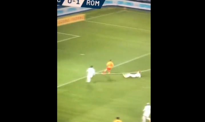 W taki sposób Jan Ziółkowski wybił piłkę w meczu z Lecce [VIDEO]