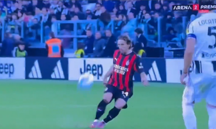 Modrić podaje celnie nawet do kolegi, który się przewrócił... xD [VIDEO]