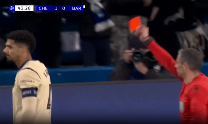 Ronald Araujo WYLATUJE z boiska w meczu z Chelsea [VIDEO]