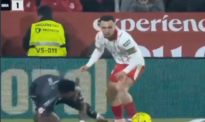 Po tym kontakcie Vinicius padł na ziemie... xD [VIDEO]