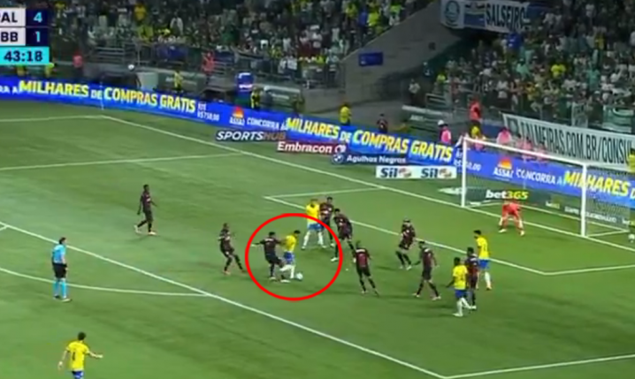 Tak strzela Vitor Roque w Brazylii! Co za akcja... [VIDEO]