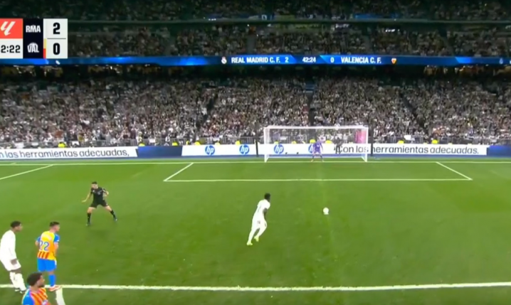 Vinicius NIE TRAFIA rzutu karnego z Valencią! [VlDEO]