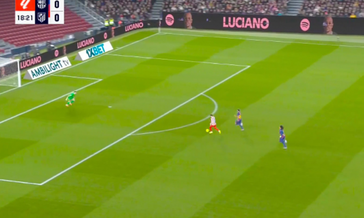 Álex Baena strzela gola Barcelonie! 0-1 [VIDEO]