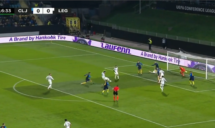 Kacper Urbański strzela gola z Celje w LK! [VlDEO]