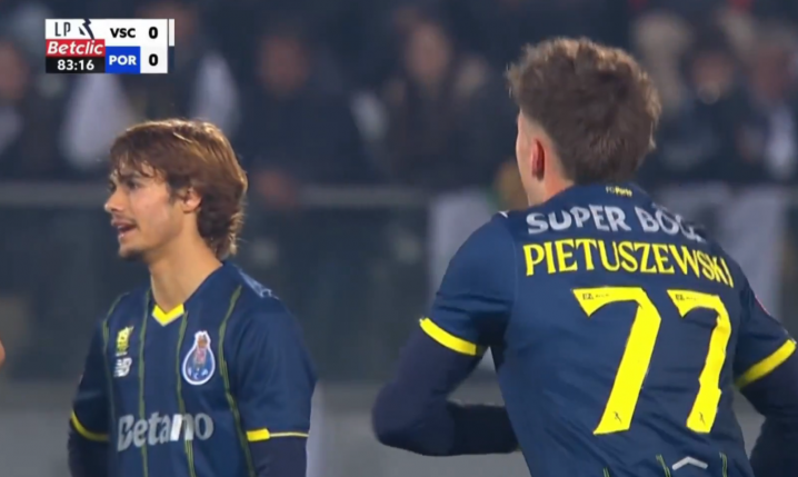 WYBUCH RADOŚCI Oskara Pietuszewskiego po wywalczonym karnym! [VIDEO]