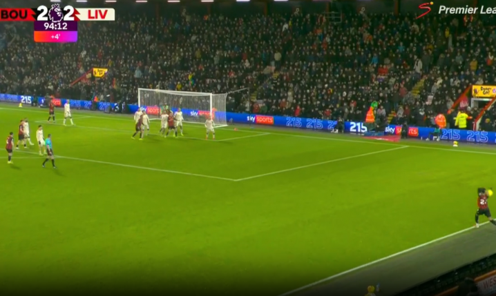 W TAKI SPOSÓB Bournemouth strzeliło gola na 3-2 z Liverpoolem w 95 min [VIDEO]