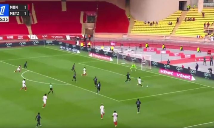 Ansu Fati ŁADUJE GOLA na 2-1 z Metz minutę po wejściu! [VIDEO]