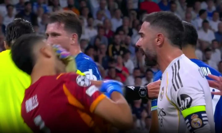Dani Carvajal UDERZA GŁOWĄ rywala i wylatuje z boiska! [VIDEO]