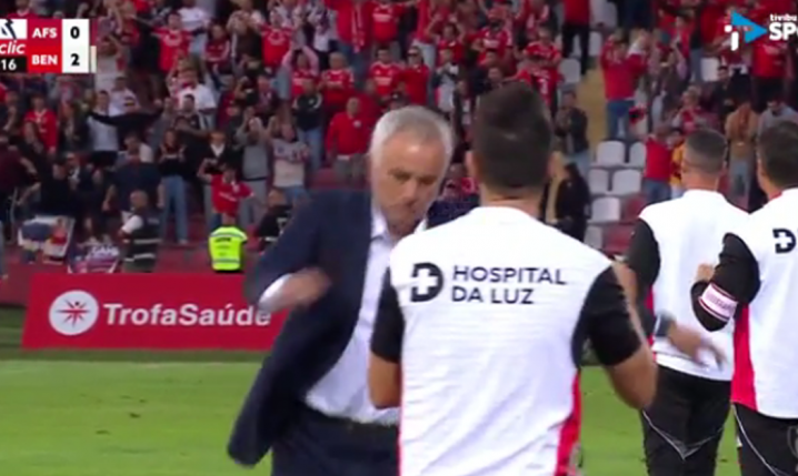 Jose Mourinho celebrujący gola Benfiki w swoim debiucie... :D [VIDEO]