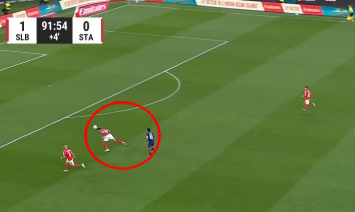 Taki błąd zrobił Otamendi w 92 minucie meczu ligi portugalskiej... xD [VIDEO]