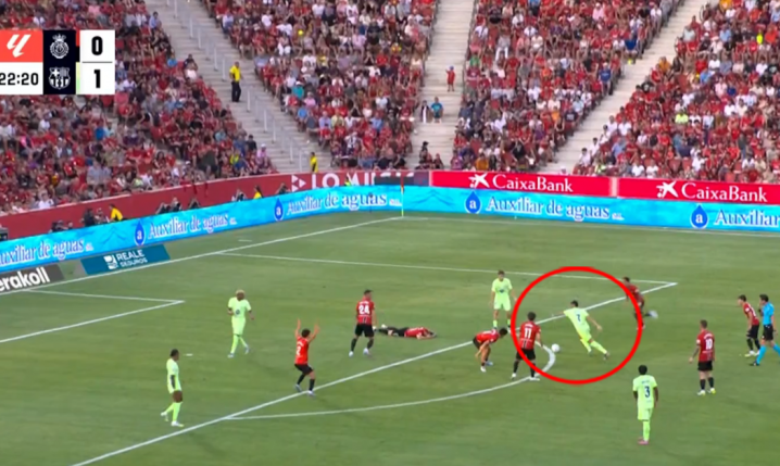 Piłkarz Mallorki leży na boisku, a Ferran... STRZELA GOLA! 0-2 [VIDEO]
