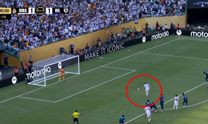 Valverde MARNUJE rzut karny w 92 minucie z Al Hilal! [VIDEO]