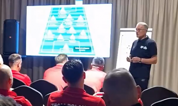 PIĘKNE SŁOWA Adama Nawałki na przedmeczowej odprawie na Ronaldinho Show [VIDEO]