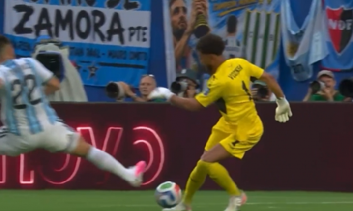 Tak Vozinha OGRAŁ napastnika reprezentacji Argentyny xD [VIDEO]