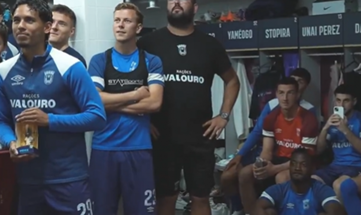 REAKCJA szatni Torreense (II liga portugalska) na informacje, że ich kolega JEDZIE NA MŚ [VIDEO]