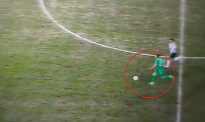 Tak SKAKAŁA PIŁKA przy kontrze w wykonaniu Rafała Wolskiego xD [VIDEO]