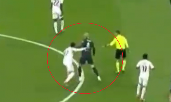 Erling Haaland ODPYCHA piłkarza Realu Madryt, a ten... xD [VIDEO]