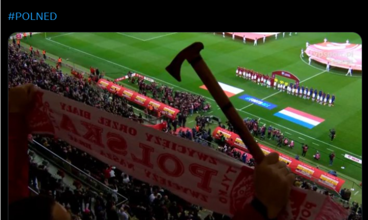 Taki ''GADŻET'' wniósł kibic na mecz Polska - Holandia xD