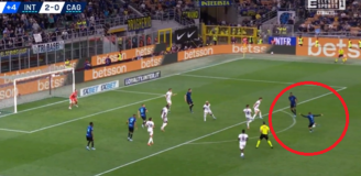 Takie PRZECUDOWNEGO GOLA strzelił Piotr Zieliński w meczu z Cagliari [VIDEO]