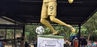 HIT! Tak wygląda POMNIK Radamela Falcao w Kolumbii xD